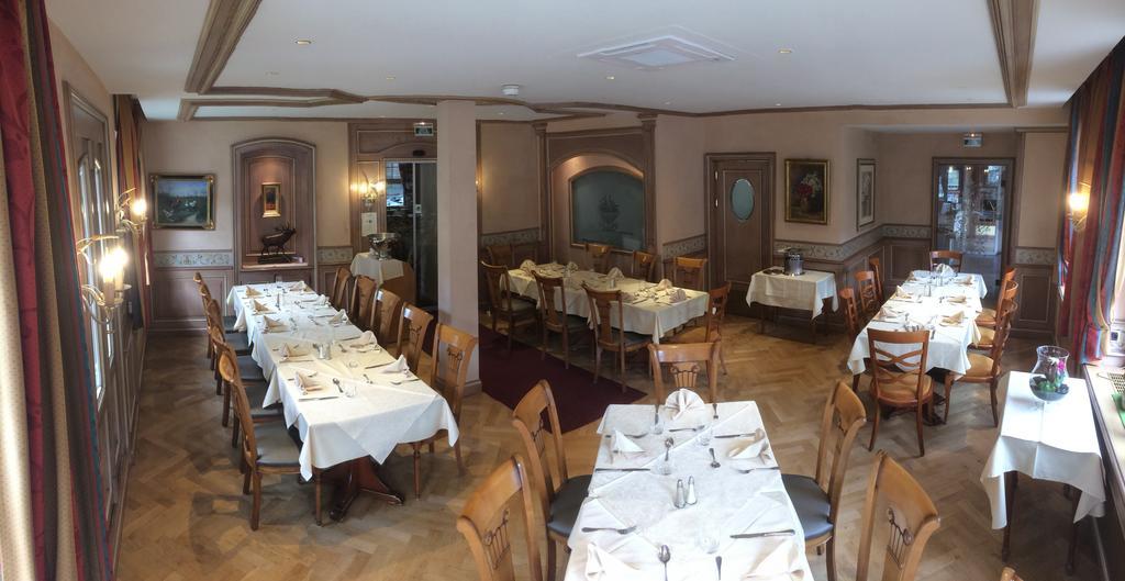 Logis Hotel Restaurant Au Cerf D'Or Страсбург Экстерьер фото