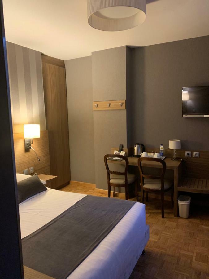 Logis Hotel Restaurant Au Cerf D'Or Страсбург Экстерьер фото